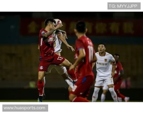 吉林队与四川外援的精彩对决引发球迷热议,谁能在赛场上胜出 吉林队与四川外援的精彩对决引发球迷热议,谁能在赛场上胜出